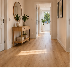 Pasillo con suelo de vinilo efecto madera